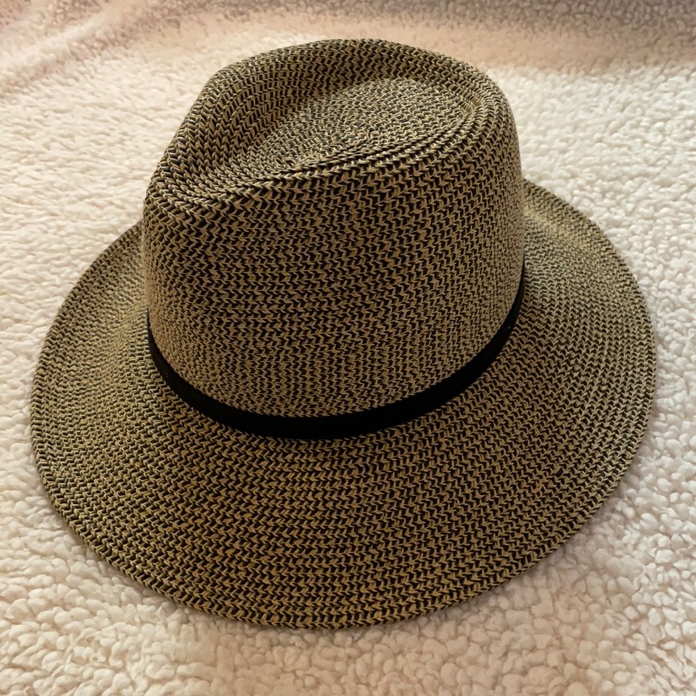 Black and Tan women’s sun hat